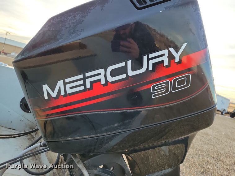 image for item NB9766 1988 Lund boat