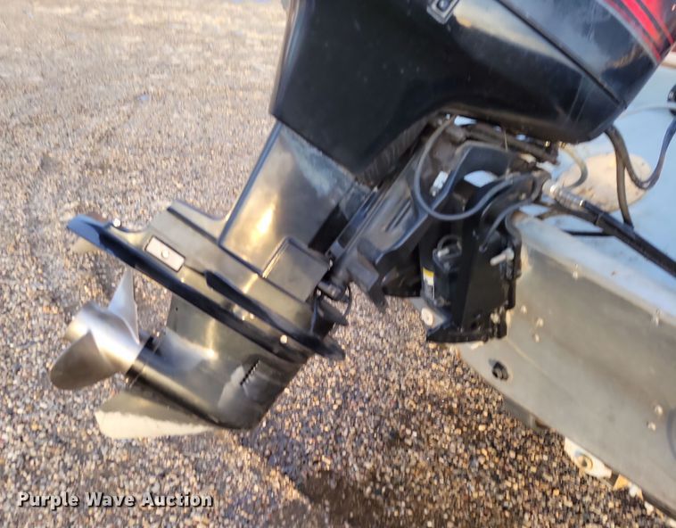 image for item NB9766 1988 Lund boat