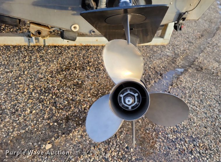 image for item NB9766 1988 Lund boat