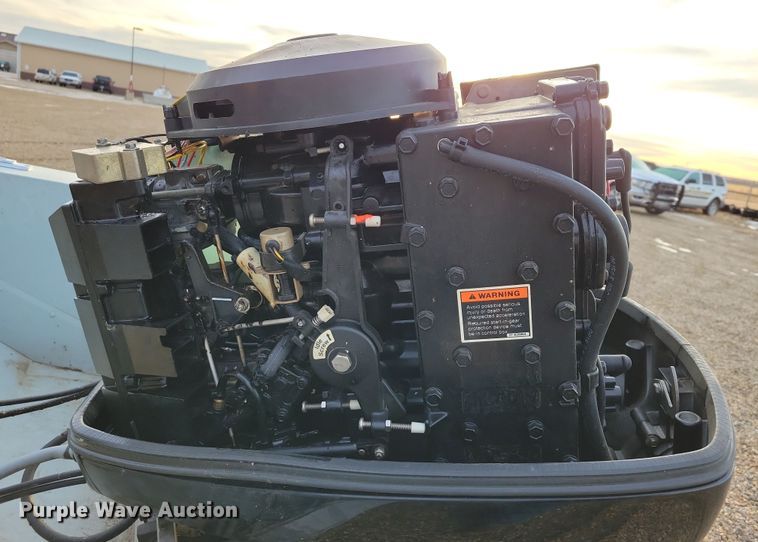 image for item NB9766 1988 Lund boat