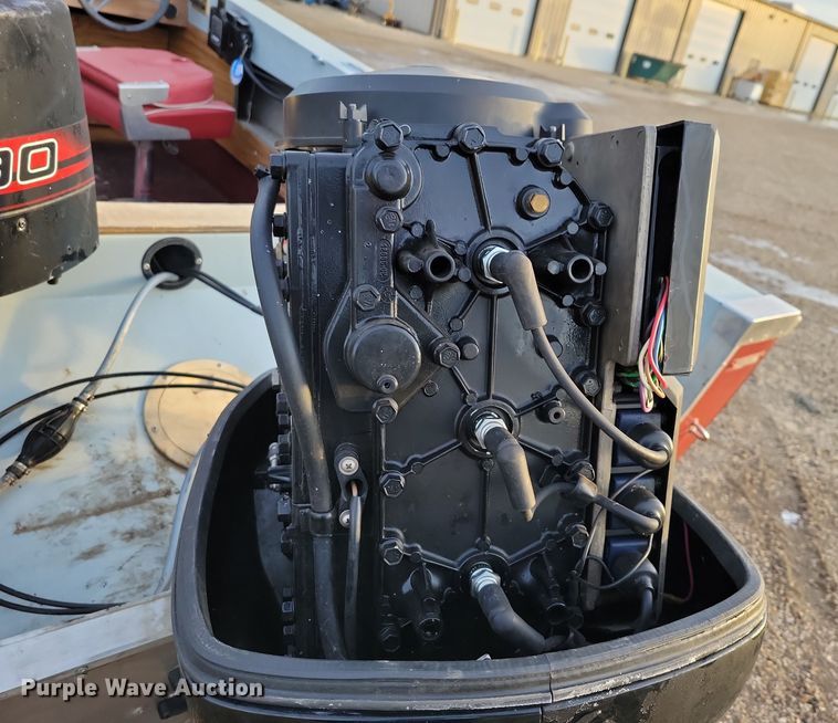 image for item NB9766 1988 Lund boat