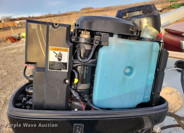 image for item NB9766 1988 Lund boat