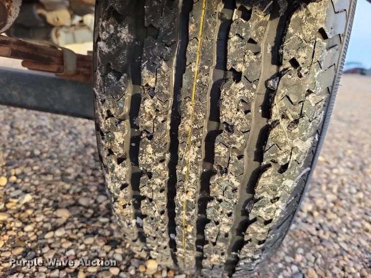 image for item NB9766 1988 Lund boat