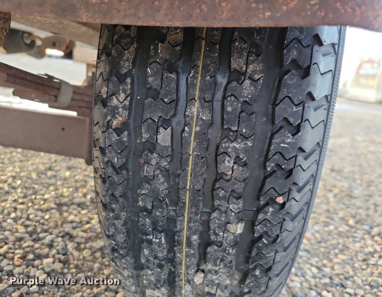 image for item NB9766 1988 Lund boat