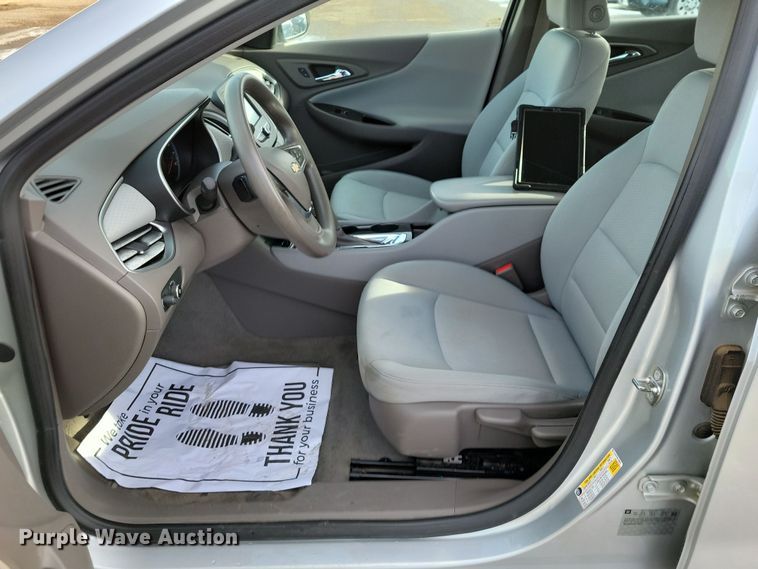 image for item NB9772 2017 Chevrolet Malibu 