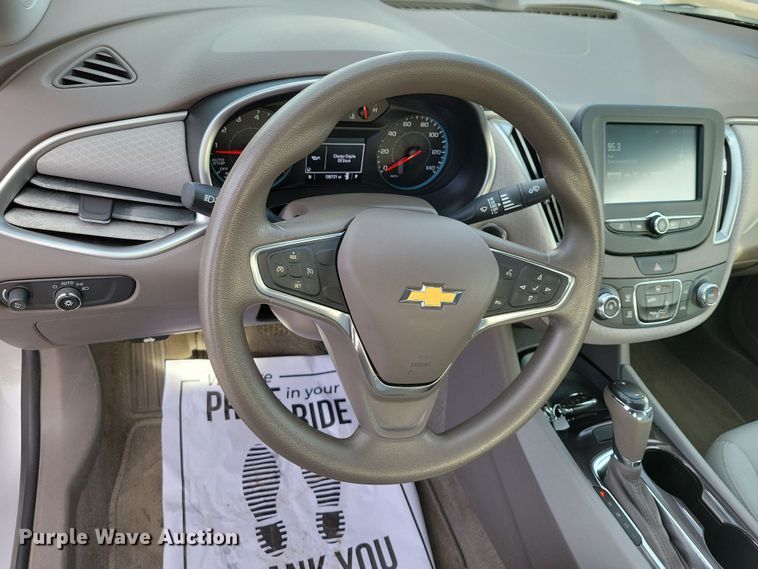 image for item NB9772 2017 Chevrolet Malibu 