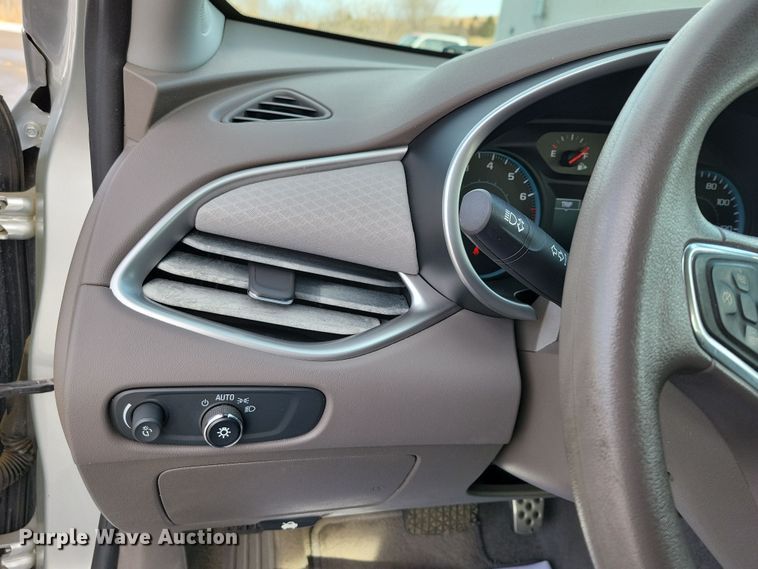 image for item NB9772 2017 Chevrolet Malibu 