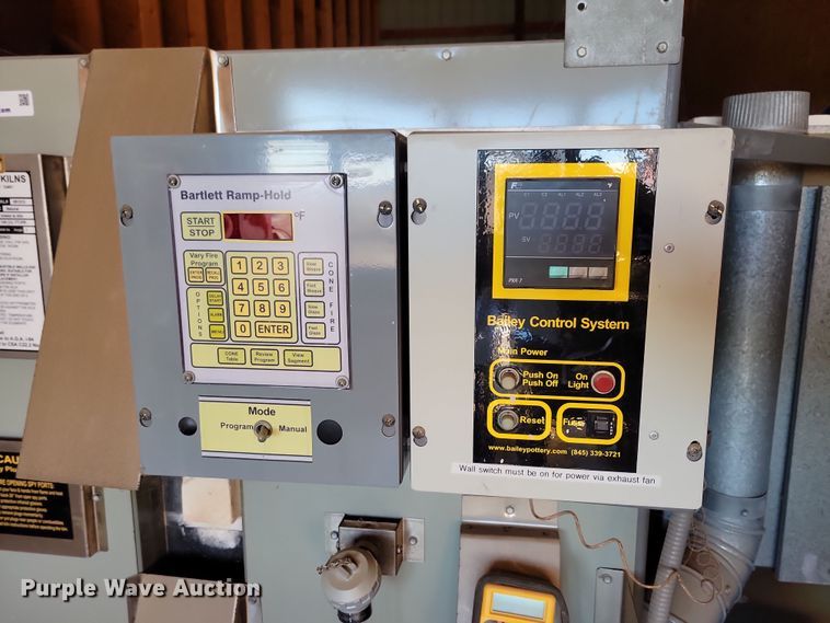 image for item NB9791 Bailey Gas Kilns STFL Deluxe 18//12 kiln