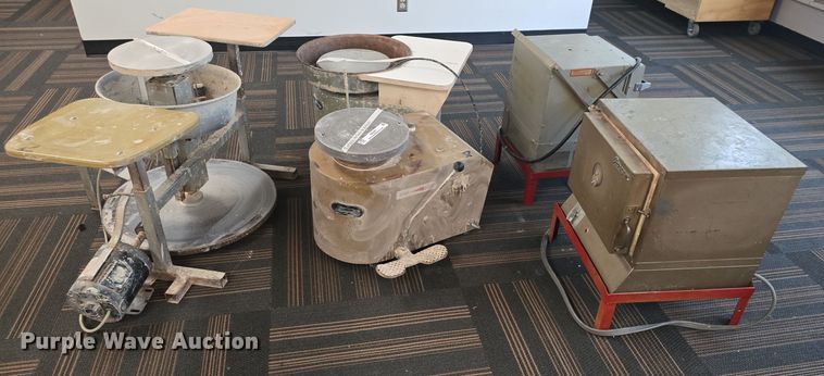 image for item NI9381 Pottery equipment