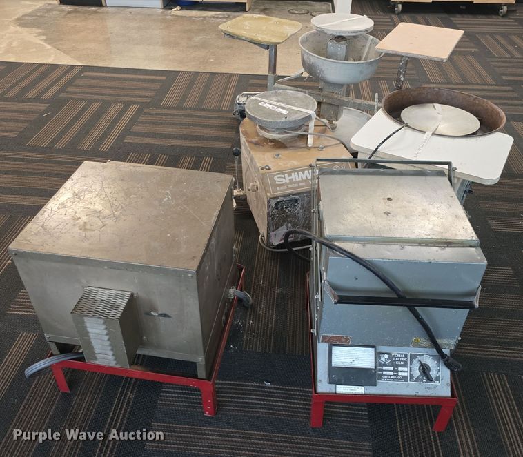 image for item NI9381 Pottery equipment