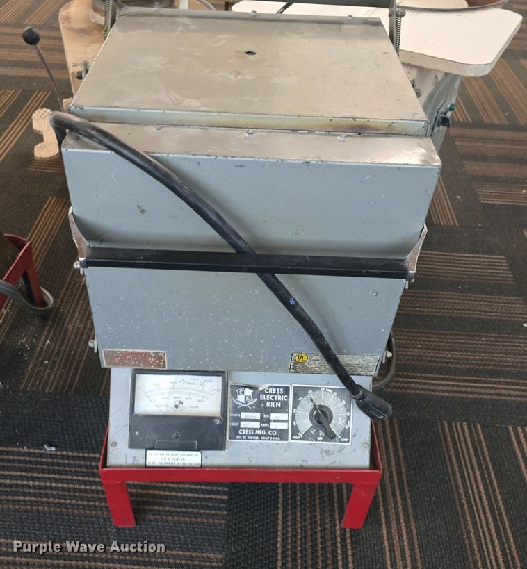 image for item NI9381 Pottery equipment