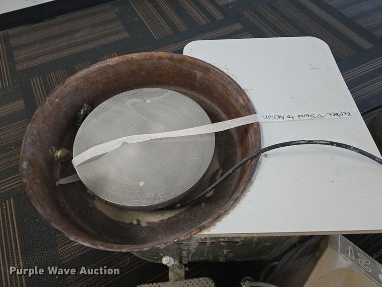 image for item NI9381 Pottery equipment