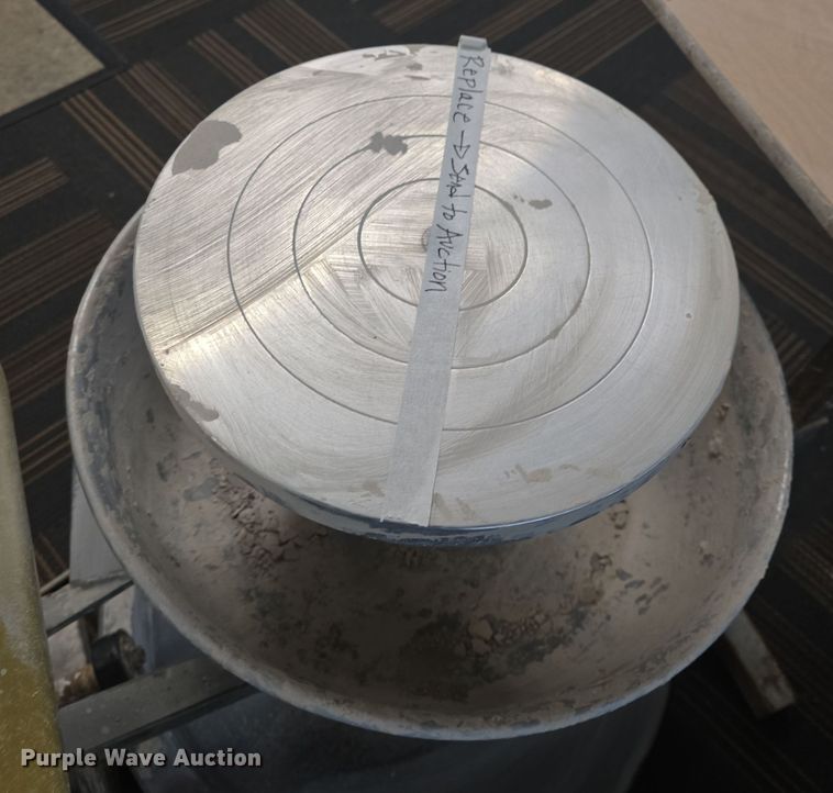 image for item NI9381 Pottery equipment