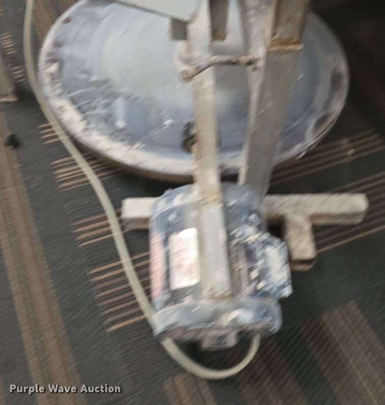 image for item NI9381 Pottery equipment