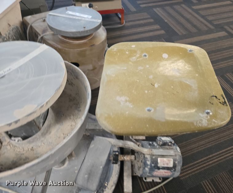 image for item NI9381 Pottery equipment