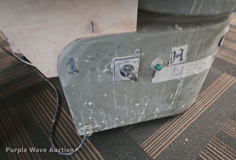 image for item NI9381 Pottery equipment