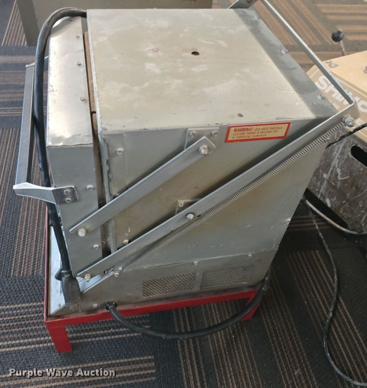 image for item NI9381 Pottery equipment