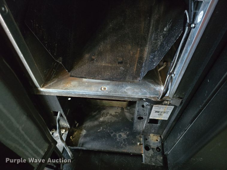 image for item NI9383 (2) vending machines