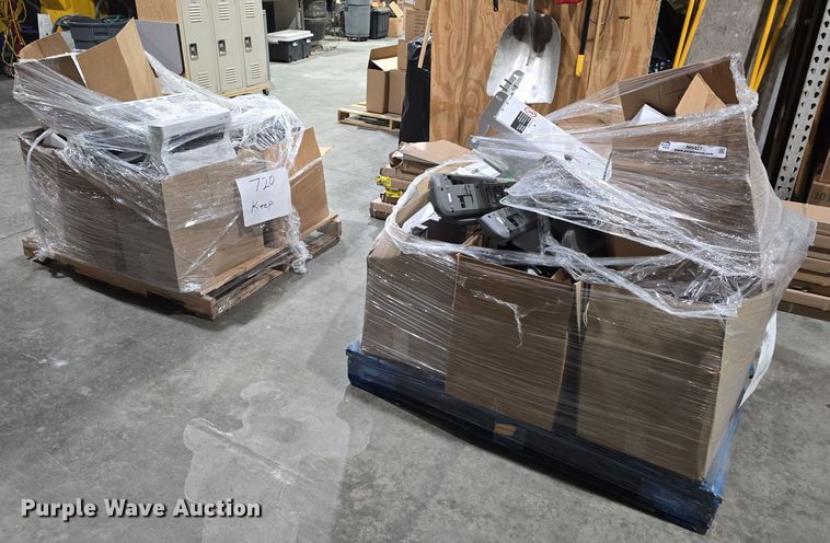 image for item NI9427 Approximately 14 Epson EB720 projectors