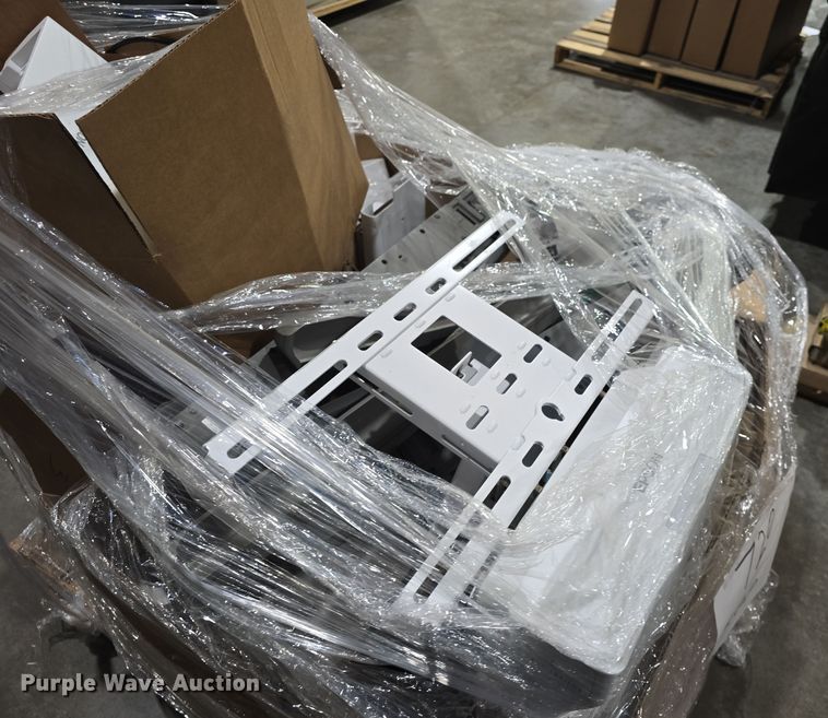 image for item NI9427 Approximately 14 Epson EB720 projectors