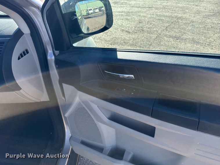 image for item NN9522 2008 Dodge Grand Caravan SE van