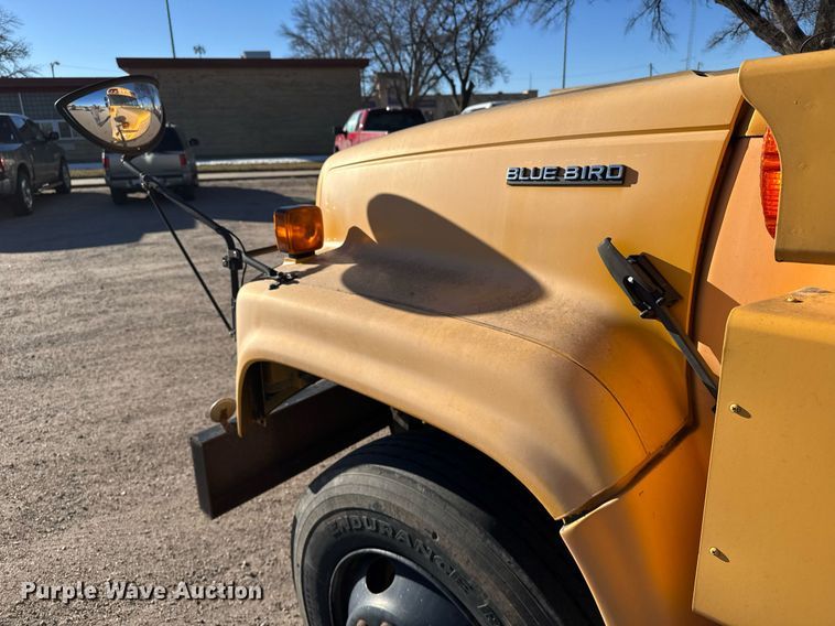 image for item NN9523 2000 GMC school bus