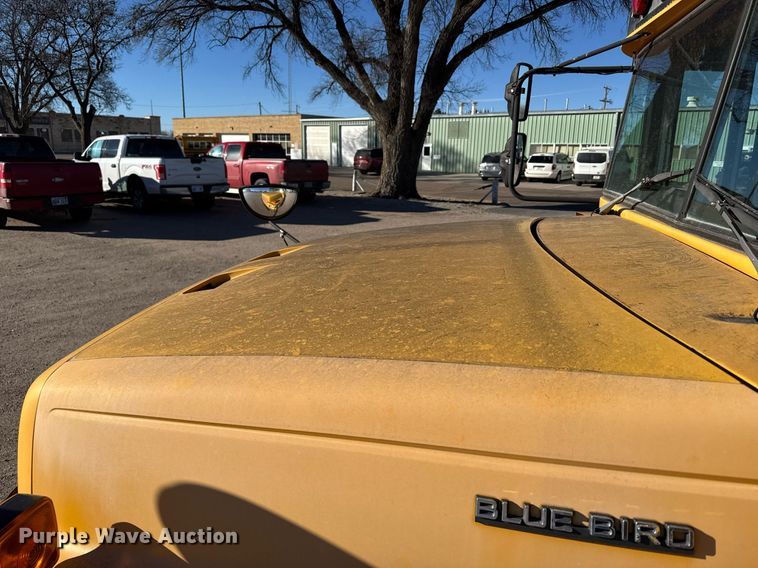 image for item NN9523 2000 GMC school bus