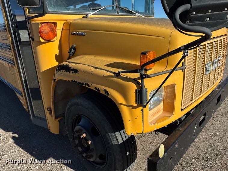 image for item NN9523 2000 GMC school bus