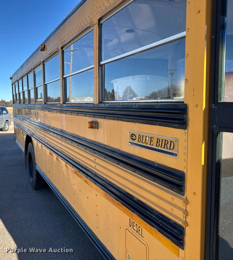 image for item NN9523 2000 GMC school bus