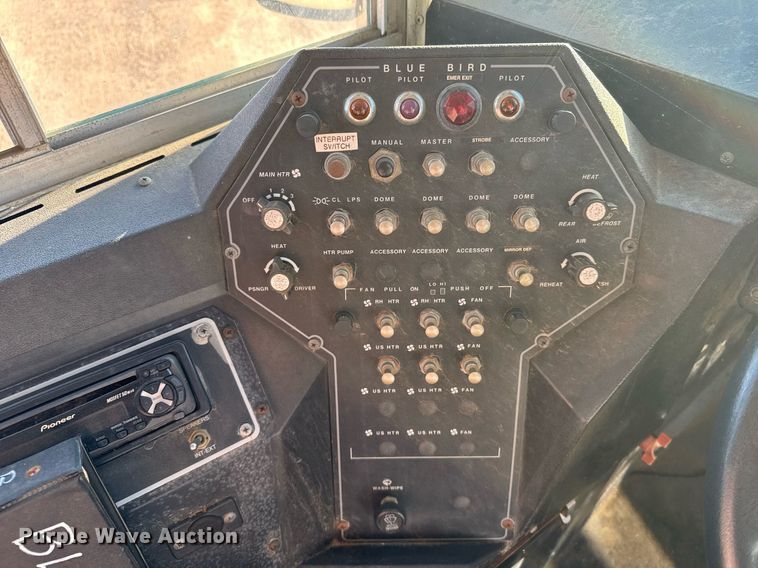 image for item NN9523 2000 GMC school bus