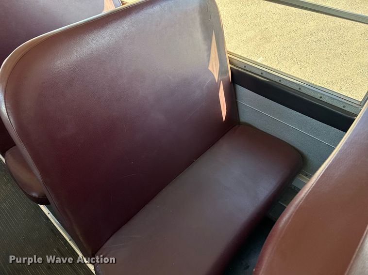 image for item NN9523 2000 GMC school bus