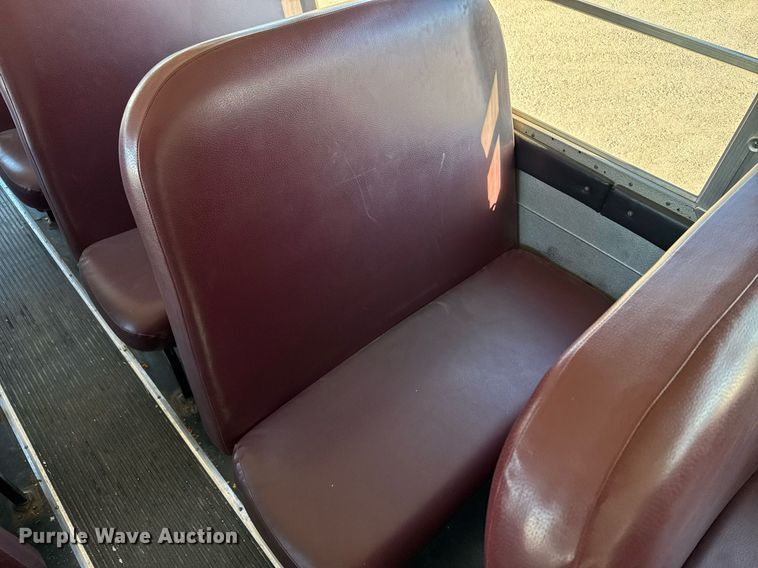 image for item NN9523 2000 GMC school bus