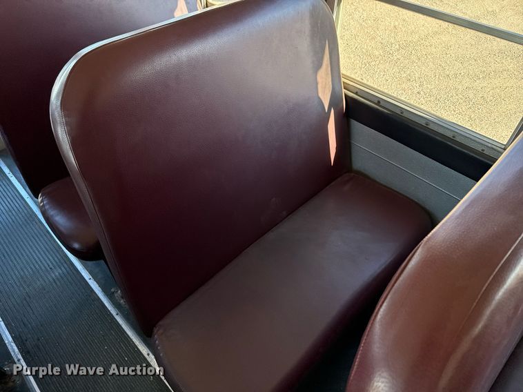 image for item NN9523 2000 GMC school bus