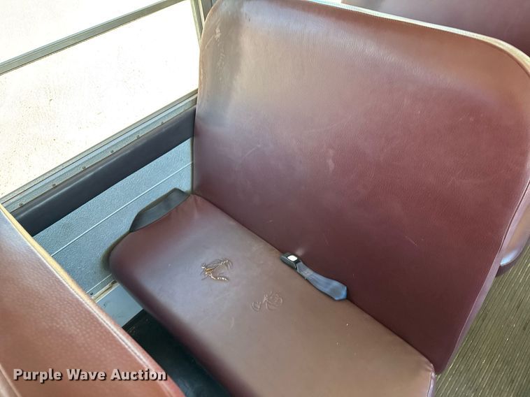 image for item NN9523 2000 GMC school bus