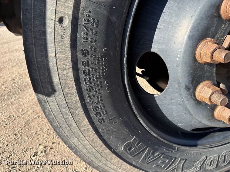 image for item NN9523 2000 GMC school bus