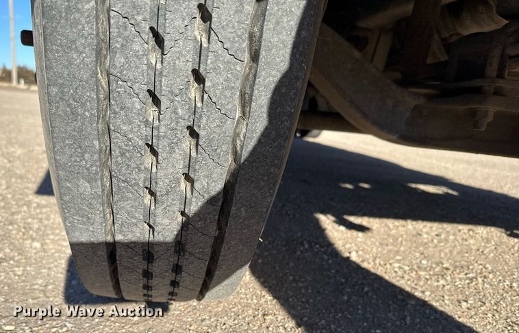 image for item NN9523 2000 GMC school bus