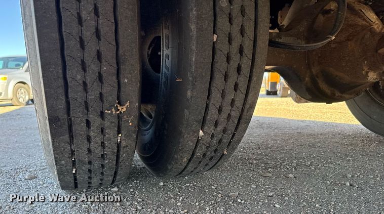 image for item NN9523 2000 GMC school bus