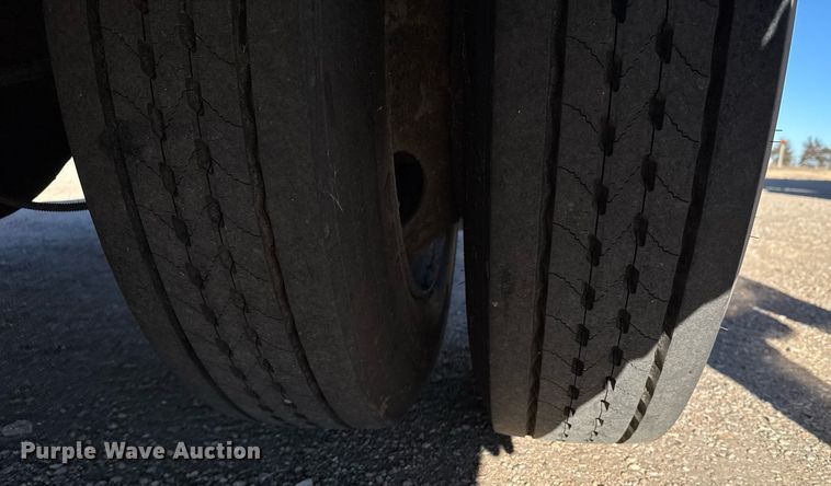 image for item NN9523 2000 GMC school bus