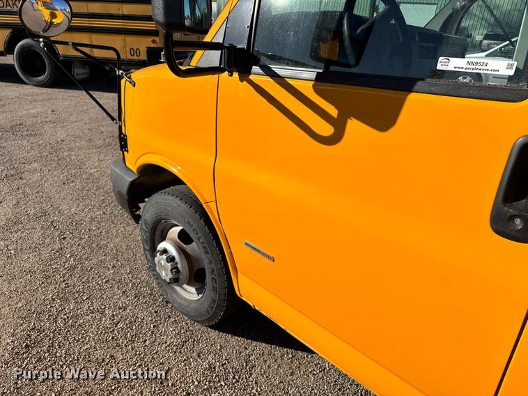 image for item NN9524 2007 Chevrolet Express G3500 school bus