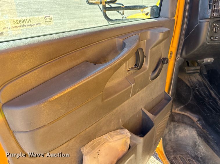 image for item NN9524 2007 Chevrolet Express G3500 school bus