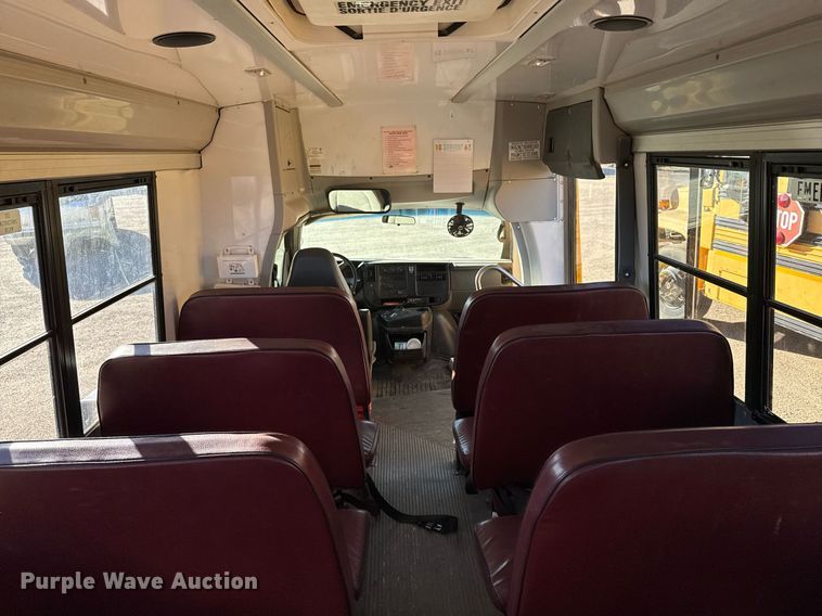 image for item NN9524 2007 Chevrolet Express G3500 school bus