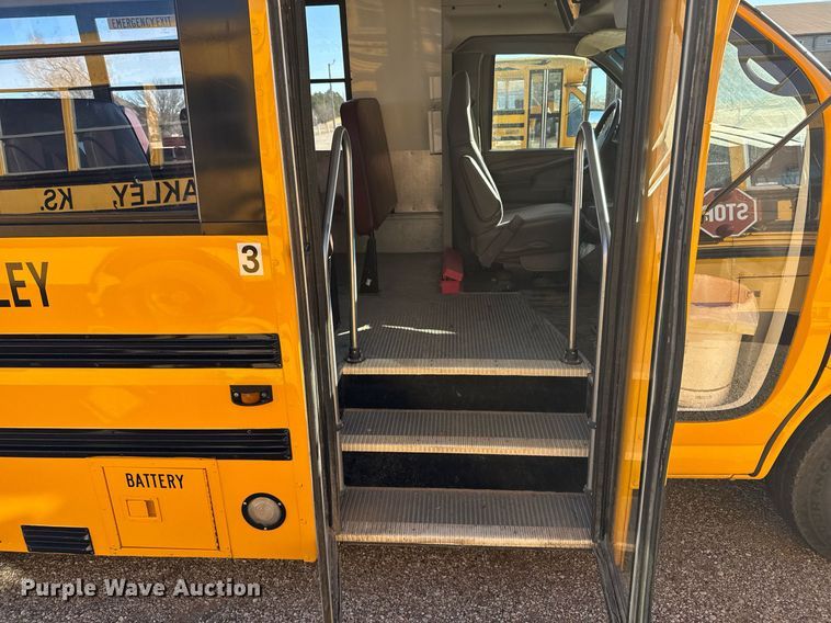 image for item NN9524 2007 Chevrolet Express G3500 school bus