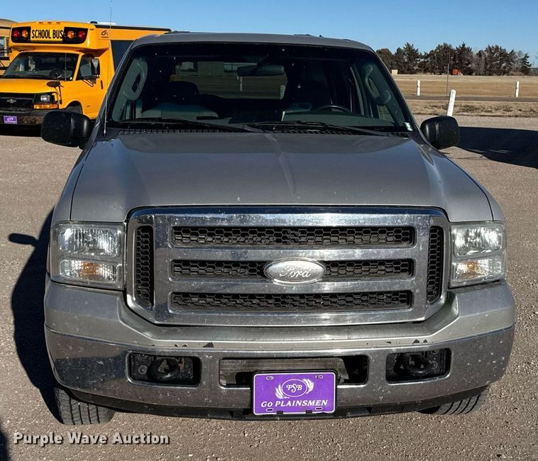 image for item NN9525 2005 Ford Excursion SUV