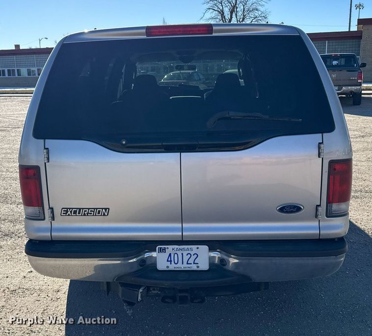 image for item NN9525 2005 Ford Excursion SUV