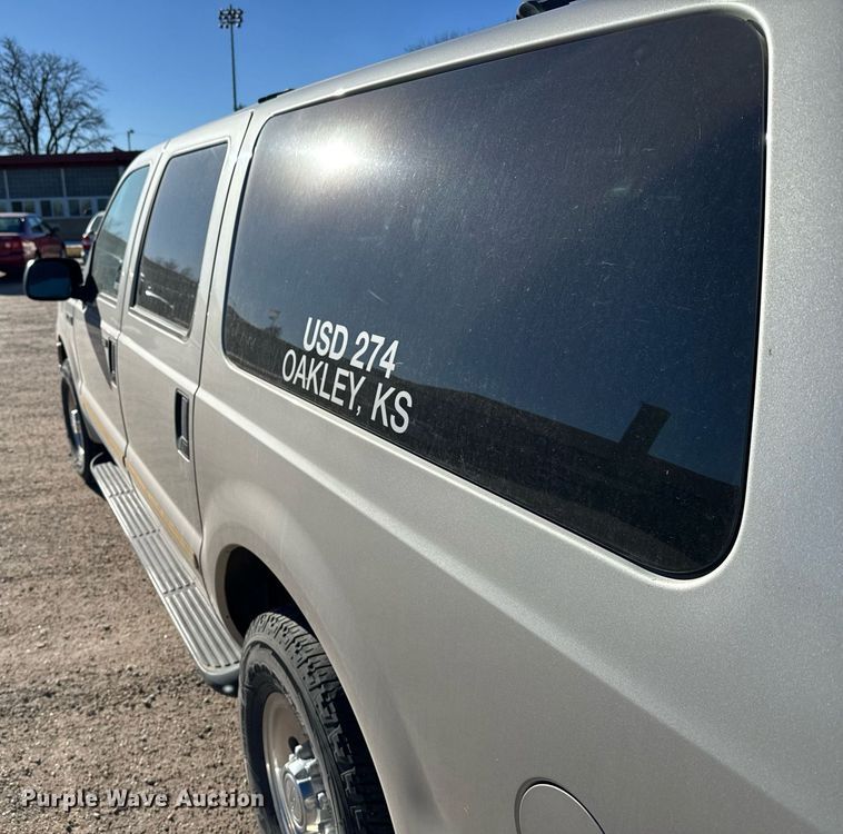 image for item NN9525 2005 Ford Excursion SUV