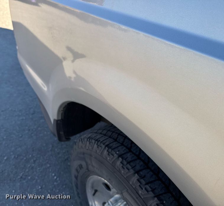 image for item NN9525 2005 Ford Excursion SUV