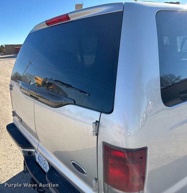 image for item NN9525 2005 Ford Excursion SUV
