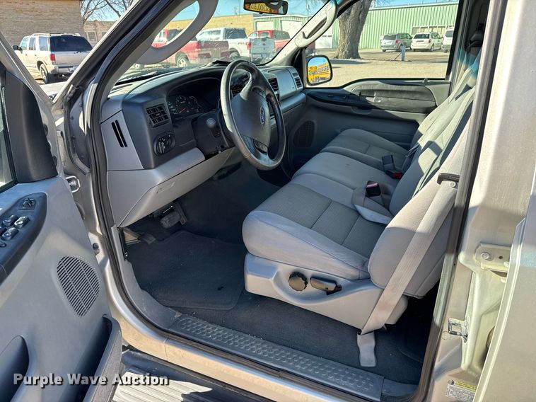 image for item NN9525 2005 Ford Excursion SUV