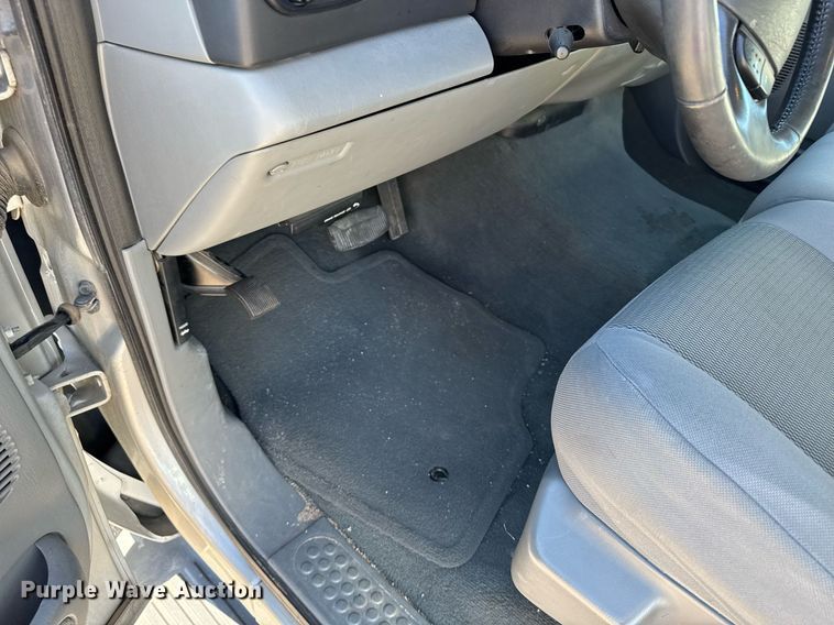 image for item NN9525 2005 Ford Excursion SUV