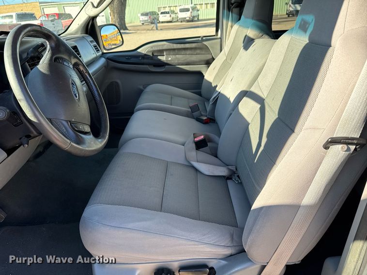 image for item NN9525 2005 Ford Excursion SUV